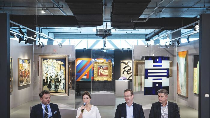 20260225 Budapest

Art & Antique Műkereskedelmi vásár és kiállítás a Bálnában.

Képen: Tausz Ádám, a rendezvény fő szervezője, 

Fotó: Ladóczki Balázs - Mediaworks