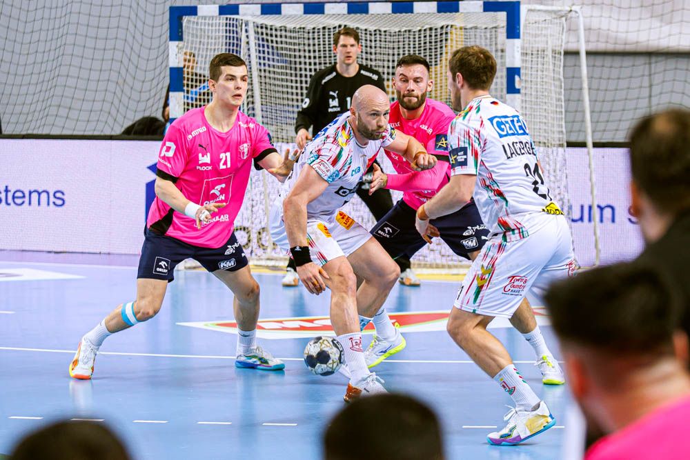 Szita Zoltán inkább védekezésben jeleskedett az Orlen Wisla Plock-Magdeburg férfi kézilabda Bajnokok Ligája rangadón. Ahogy ő, Fazekas Gergő és Ilics Zorán sem dobott gólt a BL-címvédő ellen