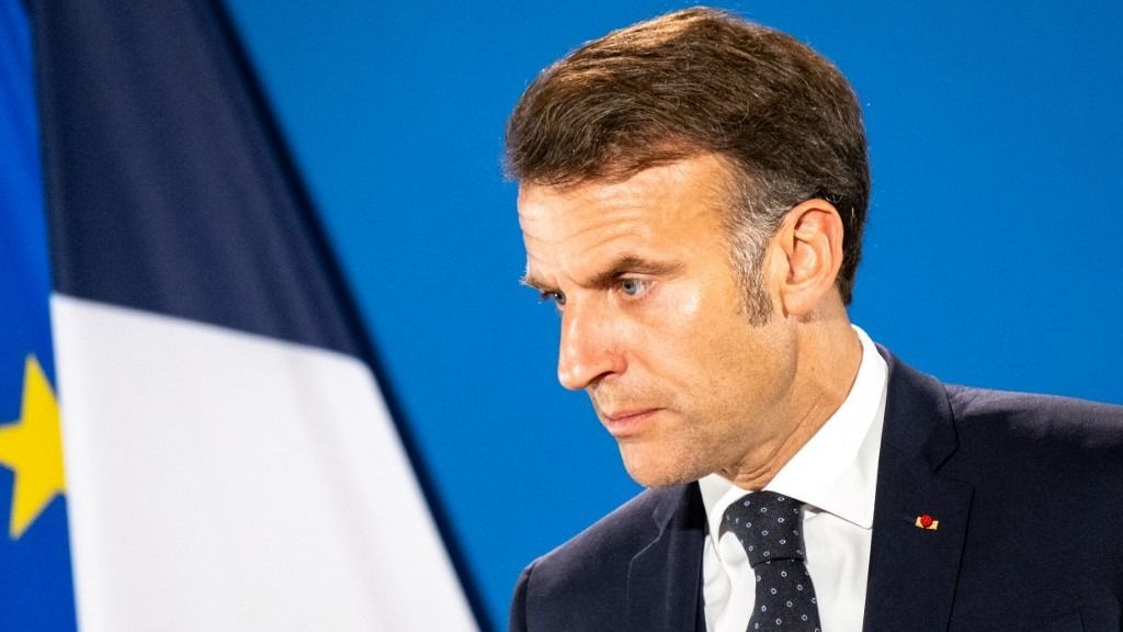 Emmanuel Macron szűkebb körben tárgyalna Putyinnal