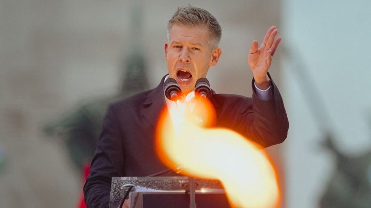 Donald Tusk lengyelországi kormányzása is leleplezi Magyar Péter valódi szándékait