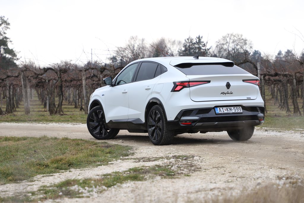 Renault Rafale PHEV teszt