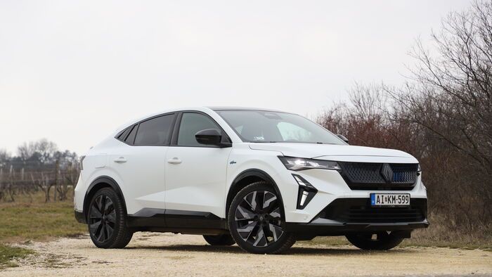 Renault Rafale PHEV teszt