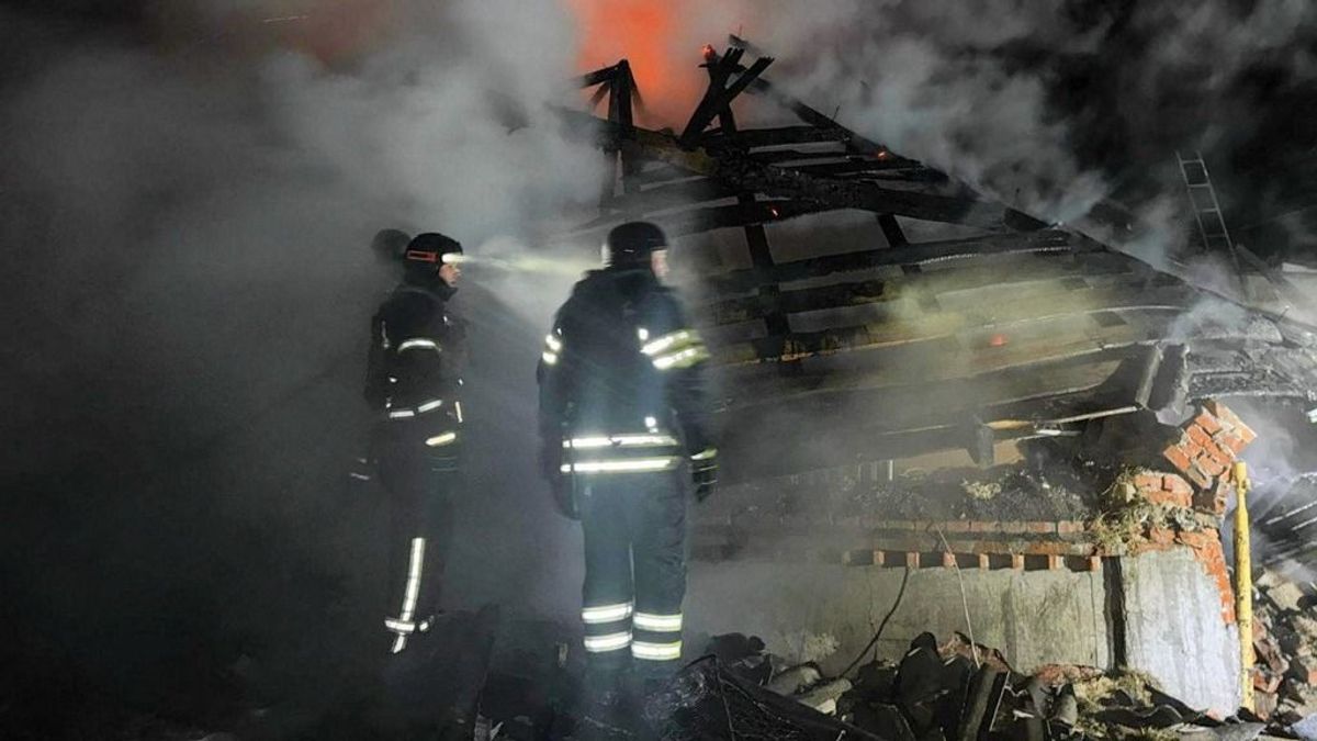 Drón ölt Ukrajnában: három gyermek holttestét húzták ki a romok alól +videó