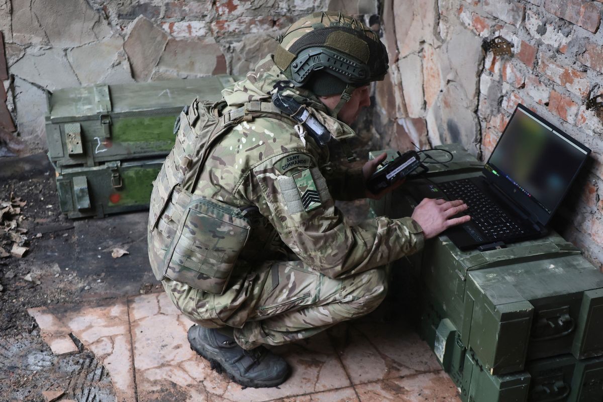 Az ukrán haderő közel száz drónt vetett be 