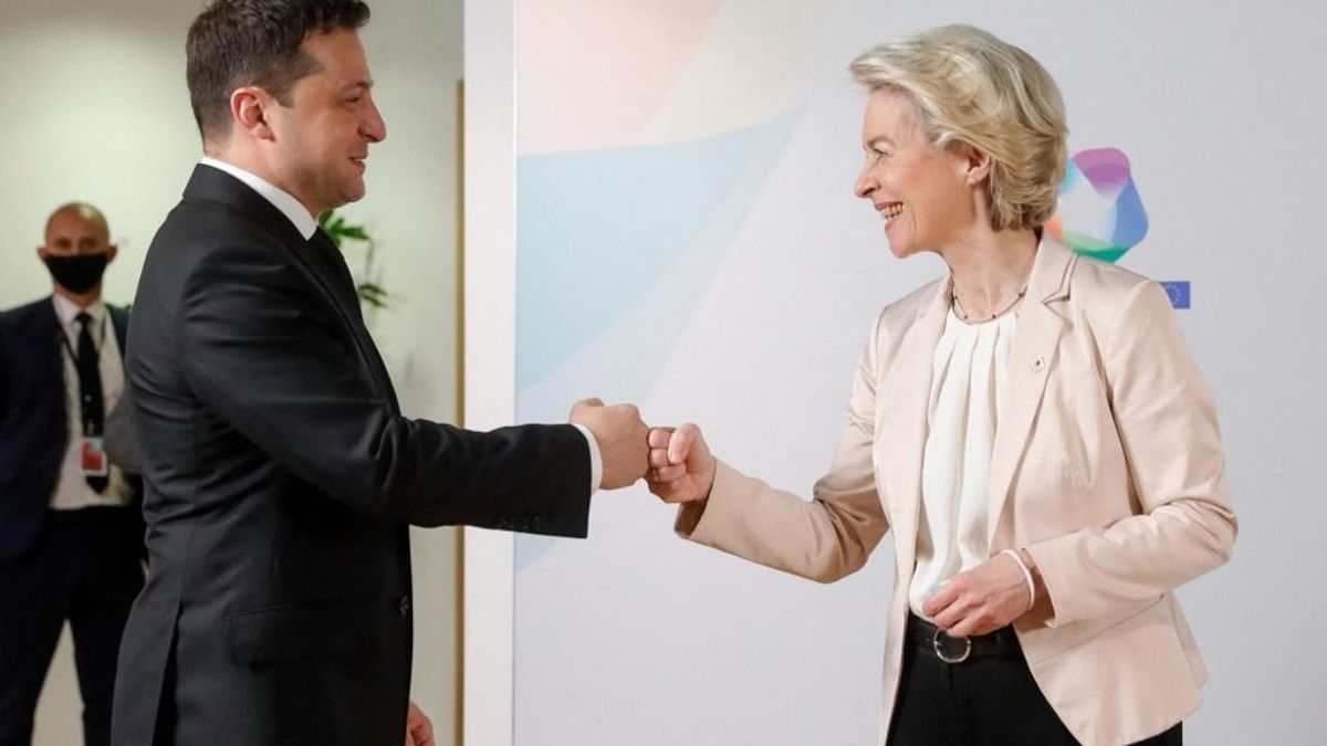 Sorozók elől menekült az úttestre egy férfi – sokkoló, ami ezután történt + videó