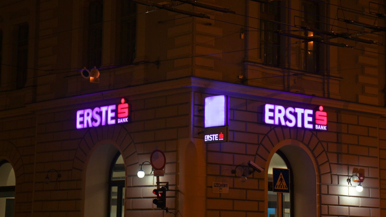 Szeged, Hungary - 12.14.2025 - Erste bank logo illuminated at night

2714039893
Illusztráció
Shutterstock
jzsoldos