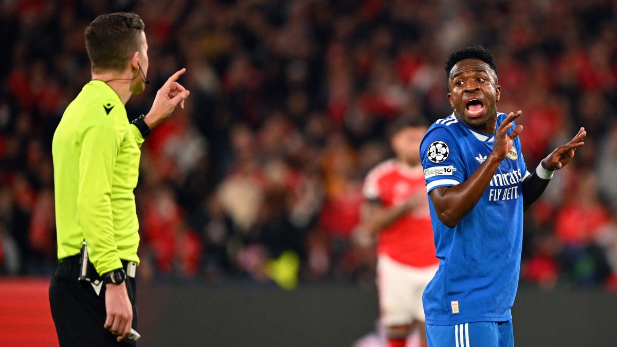 „A rasszisták gyávák” – a lemajmozott Vinícius értetlenkedik, Mourinho is megmondta a magáét