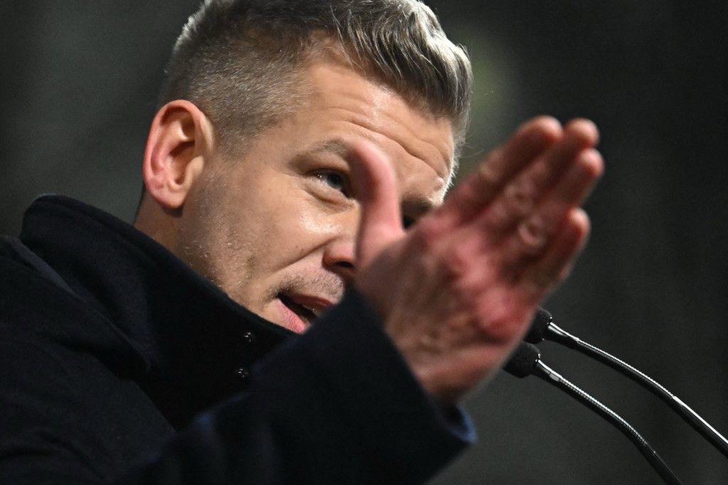 Magyar Péter nem tud nemet mondani Brüsszelnek (Fotó: AFP)