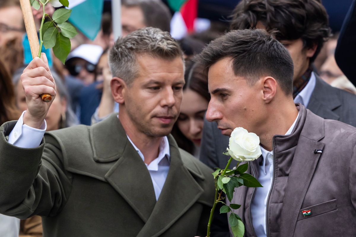 20251023 Budapest
Nemzeti Menet
Fotó: Máté Krisztián MK
MW Bulvár
Képen: Magyar Péter a Tisza párt elnöke, Radnai Márk, a Tisza Párt alelnöke