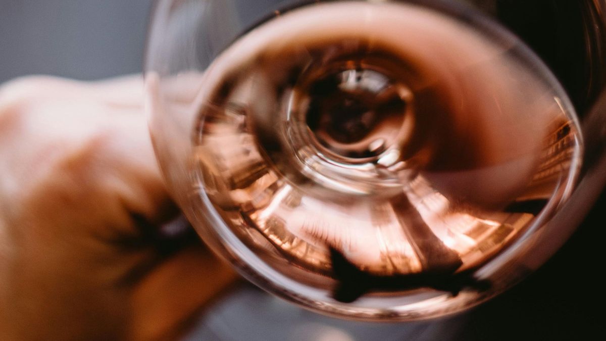 Nem bor került a pohárba a monori vendéglátóhelyen, egy életre megnyomorította a vendéget + fotó