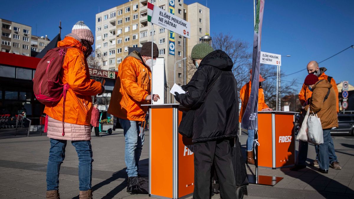 Megtámadtak egy fideszes aktivistát aki a plakátrongálókat kérte számon + videó