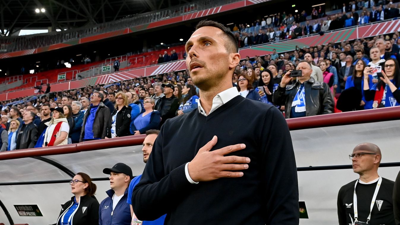 Boér Gábor
Budapest, 2023. május 3.
Boér Gábor, a zalaegerszegi csapat vezetőedzője a labdarúgó MOL Magyar Kupa döntőjében játszott Budafoki MTE - ZTE FC mérkőzésen a Puskás Arénában 2023. május 3-án.
MTI/Koszticsák Szilárd