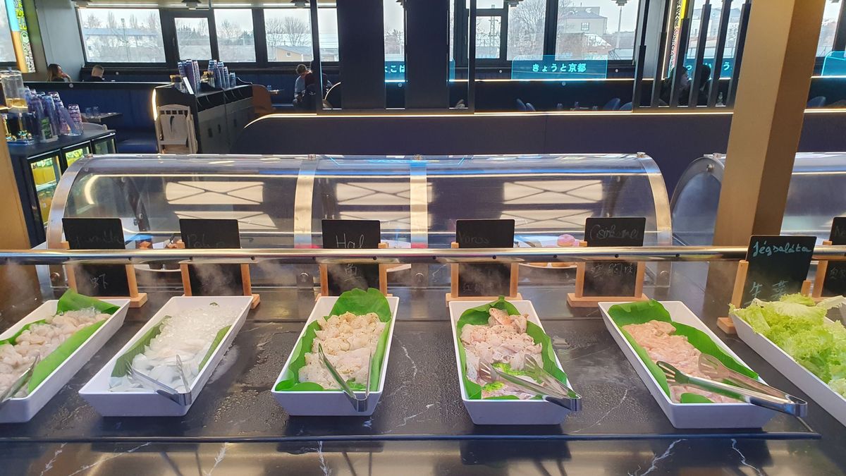 Vízben élő lények sokaságát kínálja svédasztalos rendszerben baráti áron a nemrég nyitott Whale étterem