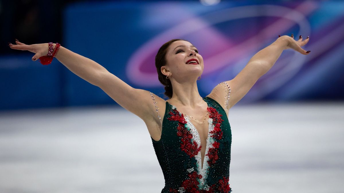 Magyar színekben, csárdásra korcsolyázott az orosz szépség az olimpián + videó