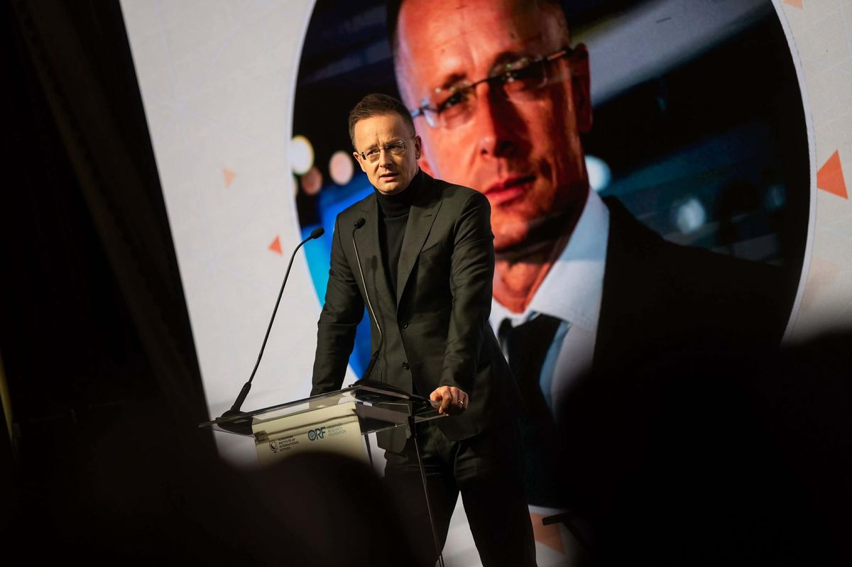 Szijjártó Péter a helyi aktivistáknak tartott lelkesítő beszédében kiemelte, hogy soha nem látott mértékű beavatkozás várható az áprilisi választáson Forrás: Facebook