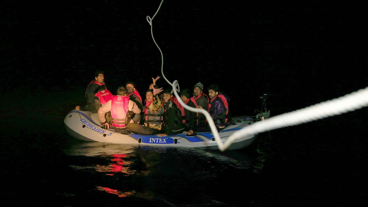Kréta mellett borult fel egy migránsokat szállító csónak