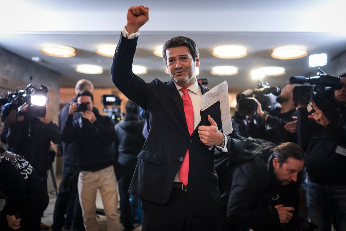 A jobboldali André Ventura. Kihívója a szocialista António José Seguro lesz Portugáliában