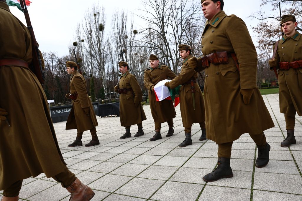 hősi halott magyar katona újratemetési szertartása Fiumei úti sírkert 