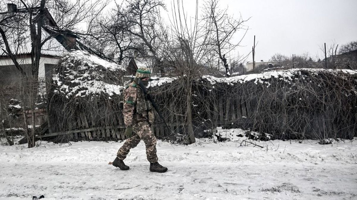 Kegyetlen a háború: már a sírban sincsenek biztonságban a halott ukránok