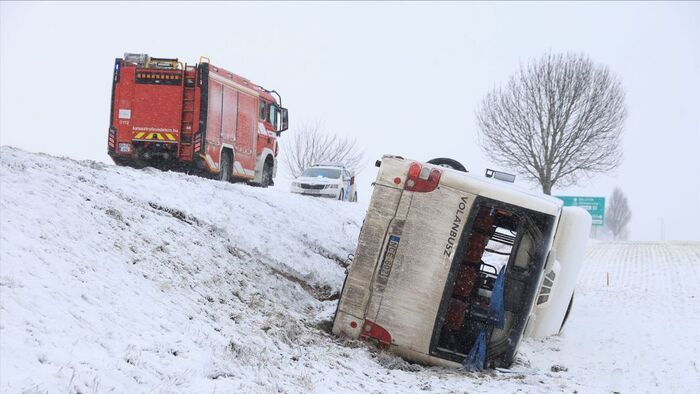 árokba borult busz Zala