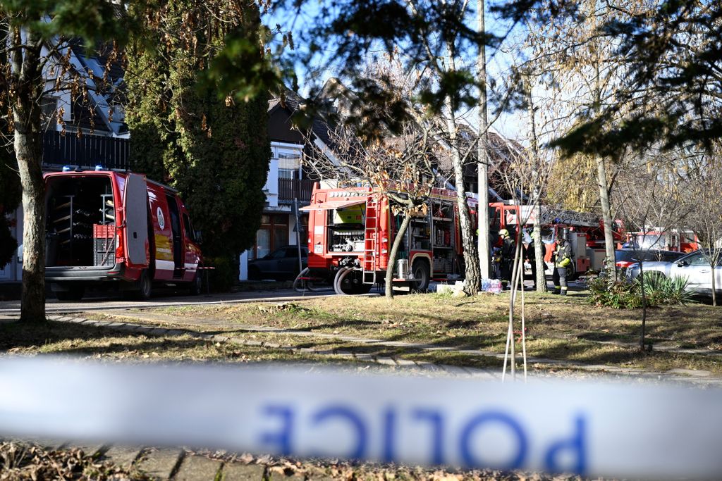 Kigyulladt egy kétszintes épület Budakeszin