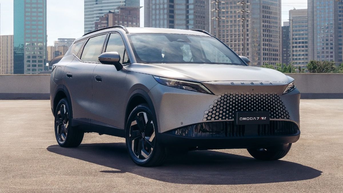 Különleges műszerfallal érkezett meg Magyarországra a legújabb kínai SUV