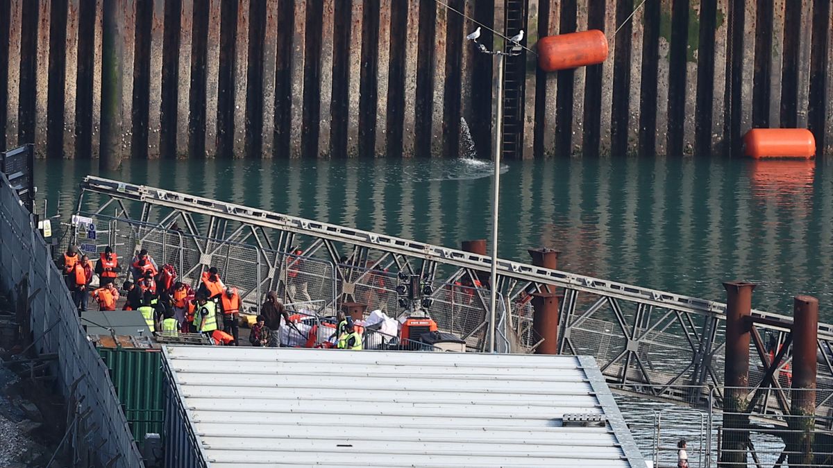 Vasárnap 219 migráns érkezett három gumicsónakon, így az összesített szám 583 nap alatt közel 66 000-re emelkedett