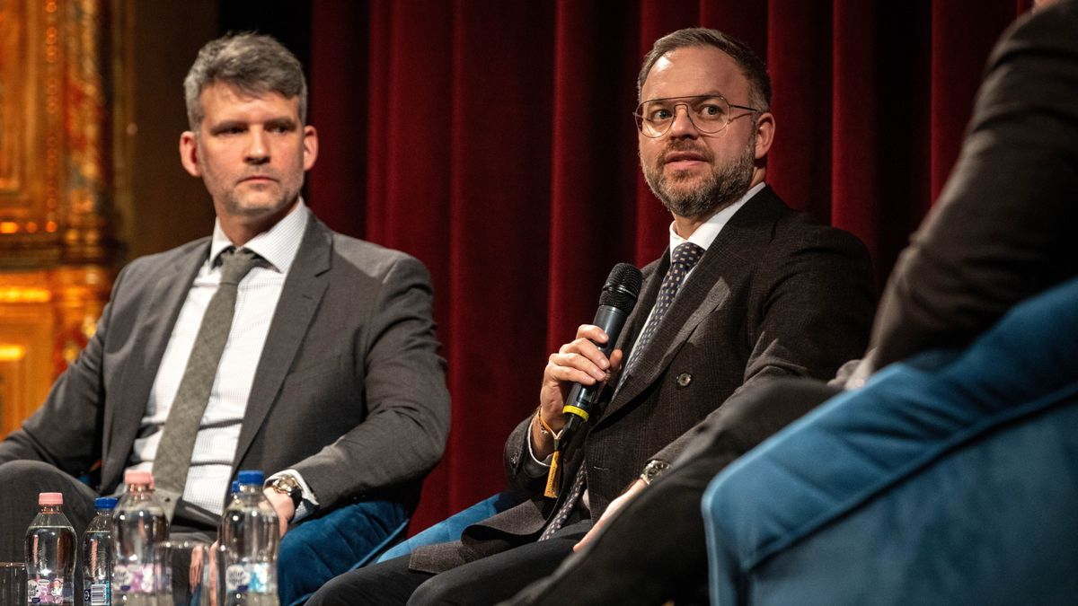 Az energiaszállítások rendezéséig Magyarország blokkolja az Ukrajnának kedvező döntéseket