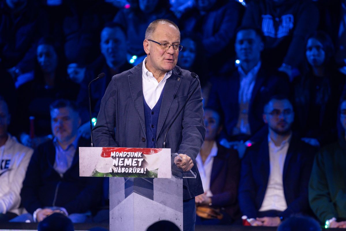 DPK Esztergom
Fidesz kampány
Navracsics Tibor