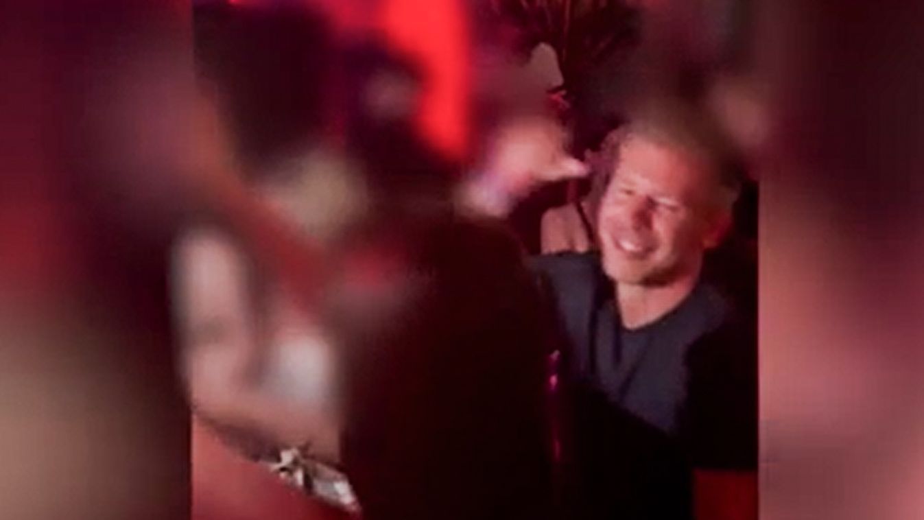 Borítókép: Magyar Péter bulizik (Forrás: YouTube)