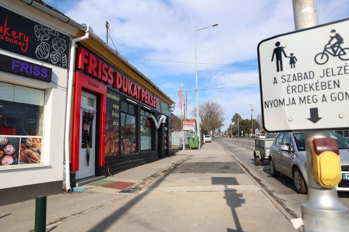 A pékségbe menekült be a késelés után a vérző férfi