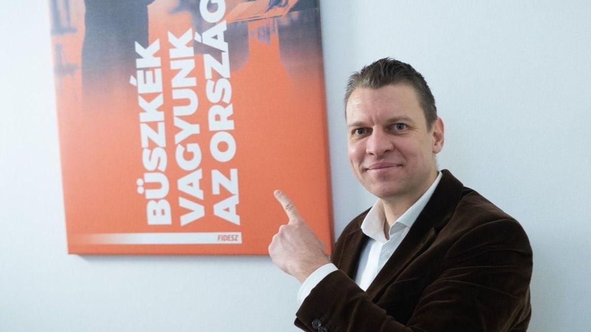 Menczer Tamás: Magyar Péter feláldozná a magyarokat Brüsszelért