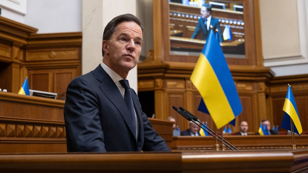 A NATO-főtitkár Kijevben kötelezte el magát Ukrajna mellett + videó