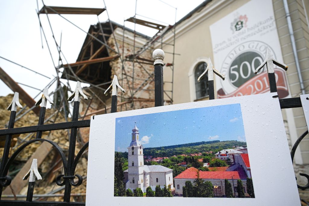 Leomlott a szilágycsehi református templom tornya