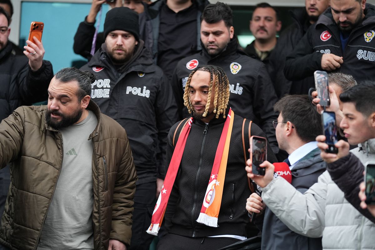 Sacha Boey már Isztambulban, a Galatasaray Sallai Roland nyakára újabb játékost hozott