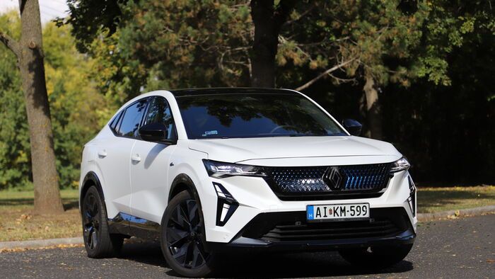 Renault Rafale PHEV teszt