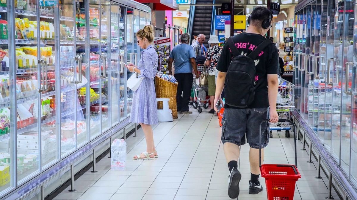 Nagyot zuhant az élelmiszerek ára – Mutatjuk a friss adatot