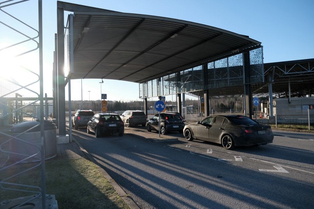 Az olasz hatóságok mintegy 150 ezer eurónyi be nem jelentett készpénzt találtak egy ukrán nő autójában (Fotó: AFP)