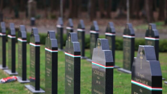 hősi halott magyar katona újratemetési szertartása Fiumei úti sírkert 