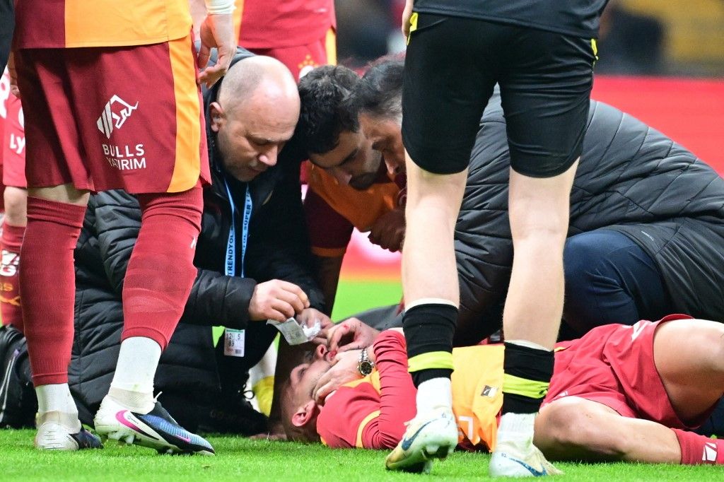 Sallai Roland csapattársa majdnem lenyelte a nyelvét a Galatasaray meccsén