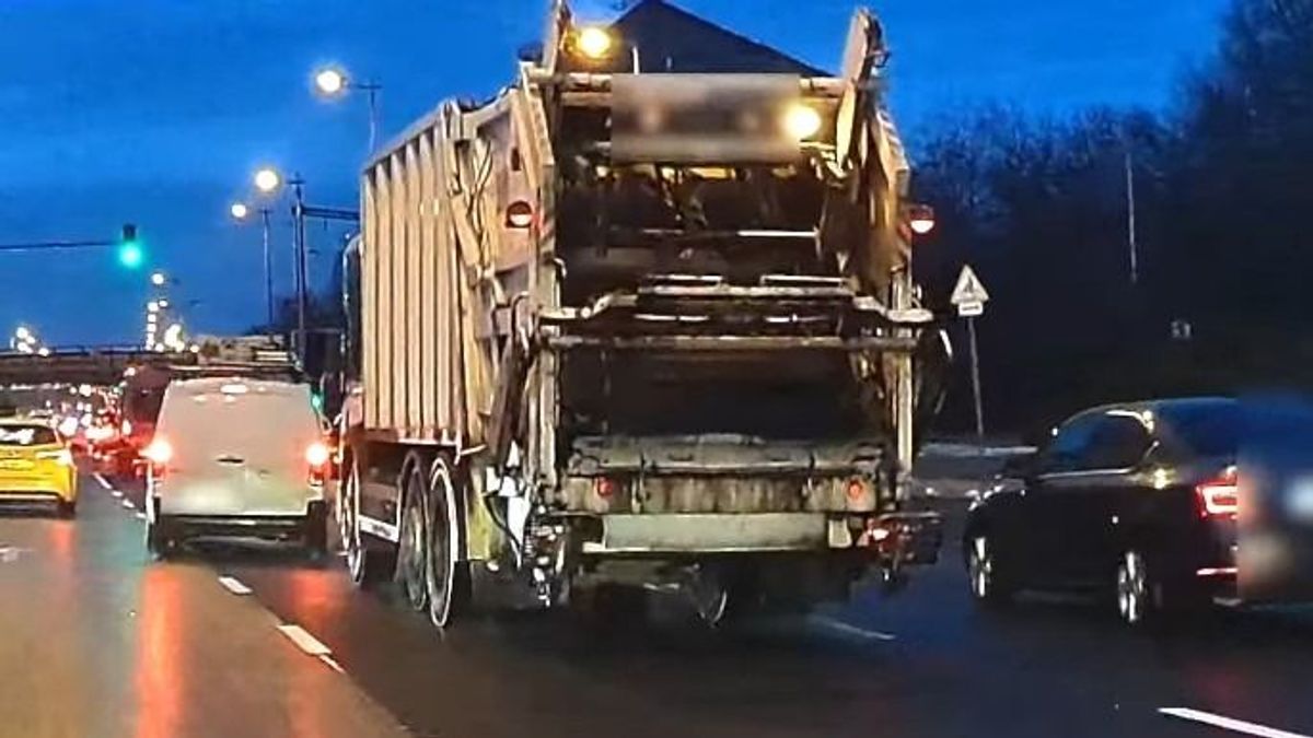 Kukásautó előtt satufékezett a türelmetlen furgonos Budapesten + videó