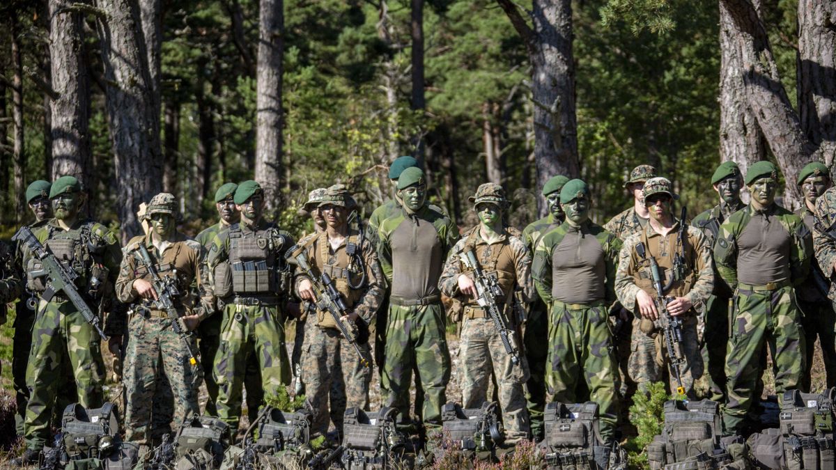 Svédországban tovább készülnek a háborúra
