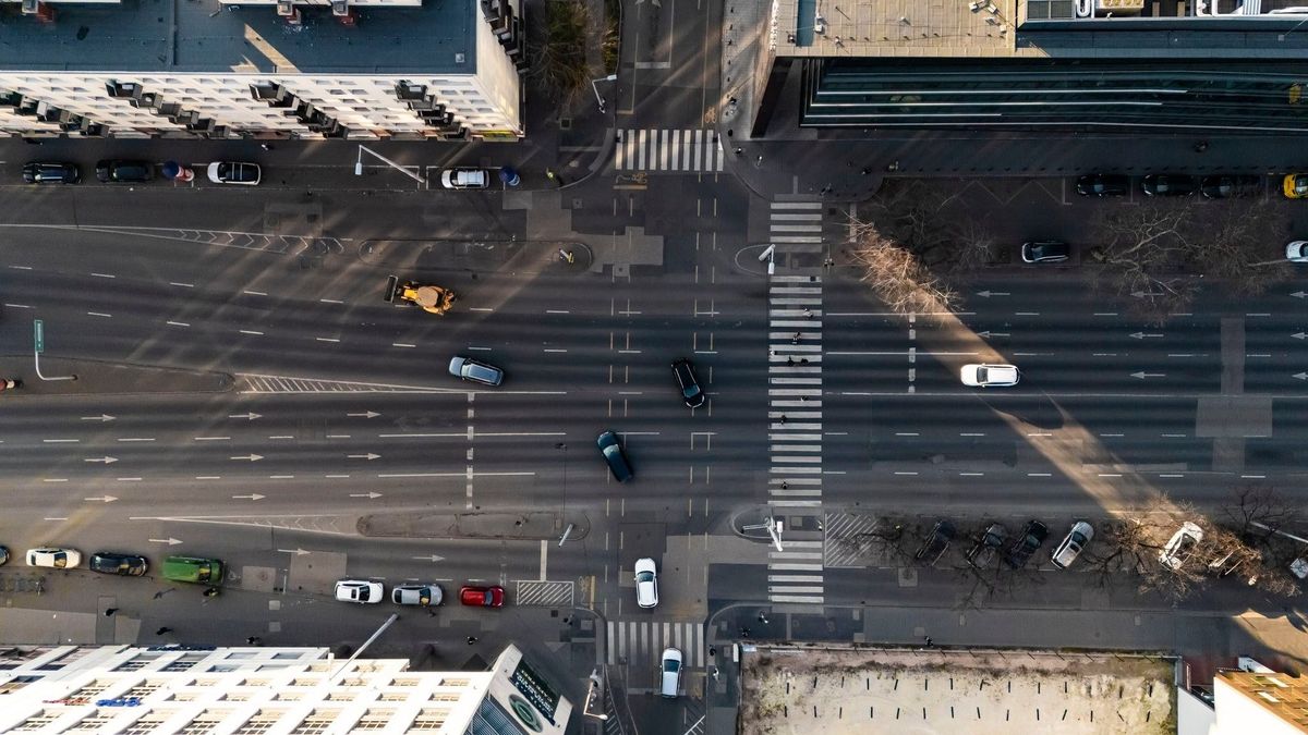 Szakmai szervezetekkel folytatódott az új KRESZ szabályok egyeztetése