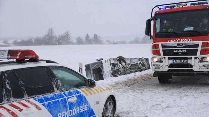 árokba borult busz Zala