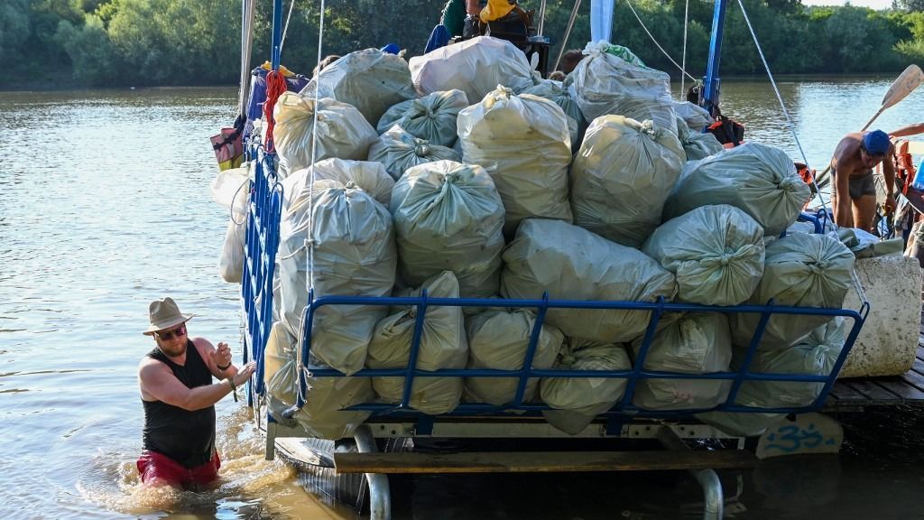 Tonnaszám hozza az ukrán szemetet a Tisza