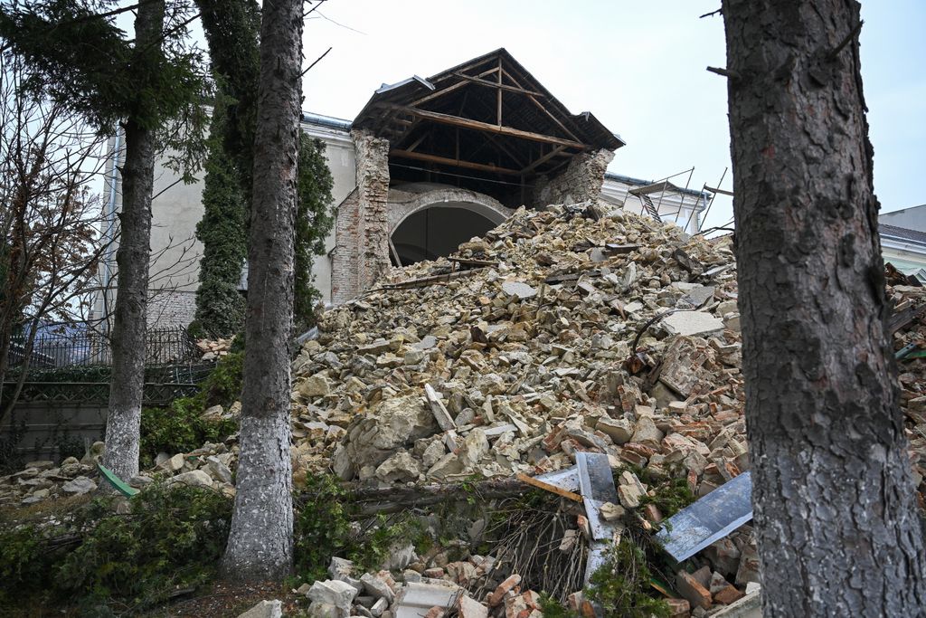 Leomlott a szilágycsehi református templom tornya