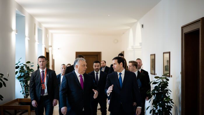 Az amerikai külügyminiszter Budapesten

Szöveg
Budapest, 2026. február 16. A Miniszterelnöki Kommunikációs Főosztály által közreadott képen Orbán Viktor miniszterelnök (j) és Marco Rubio amerikai külügyminiszter (b) a tárgyalásuk után tartott közös sajtót