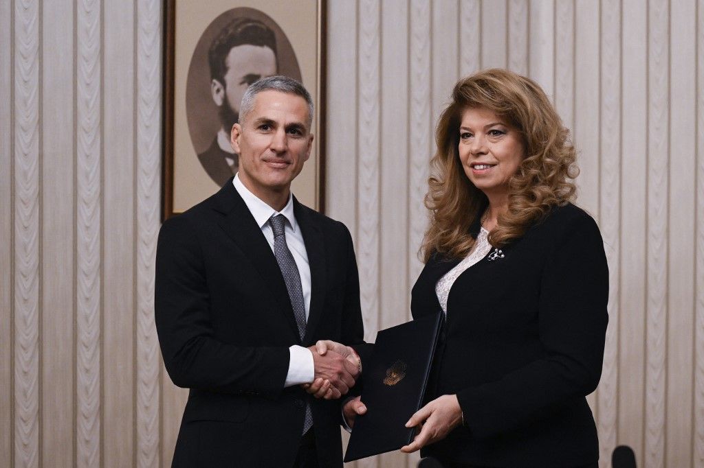 Bulgáriában április 19-én ismét parlamenti választásokat tartanak. Ilijana Jotova ideiglenesen kinevezte az új bolgár miniszterelnököt Andrej Gjurov személyében (Fotó: AFP)