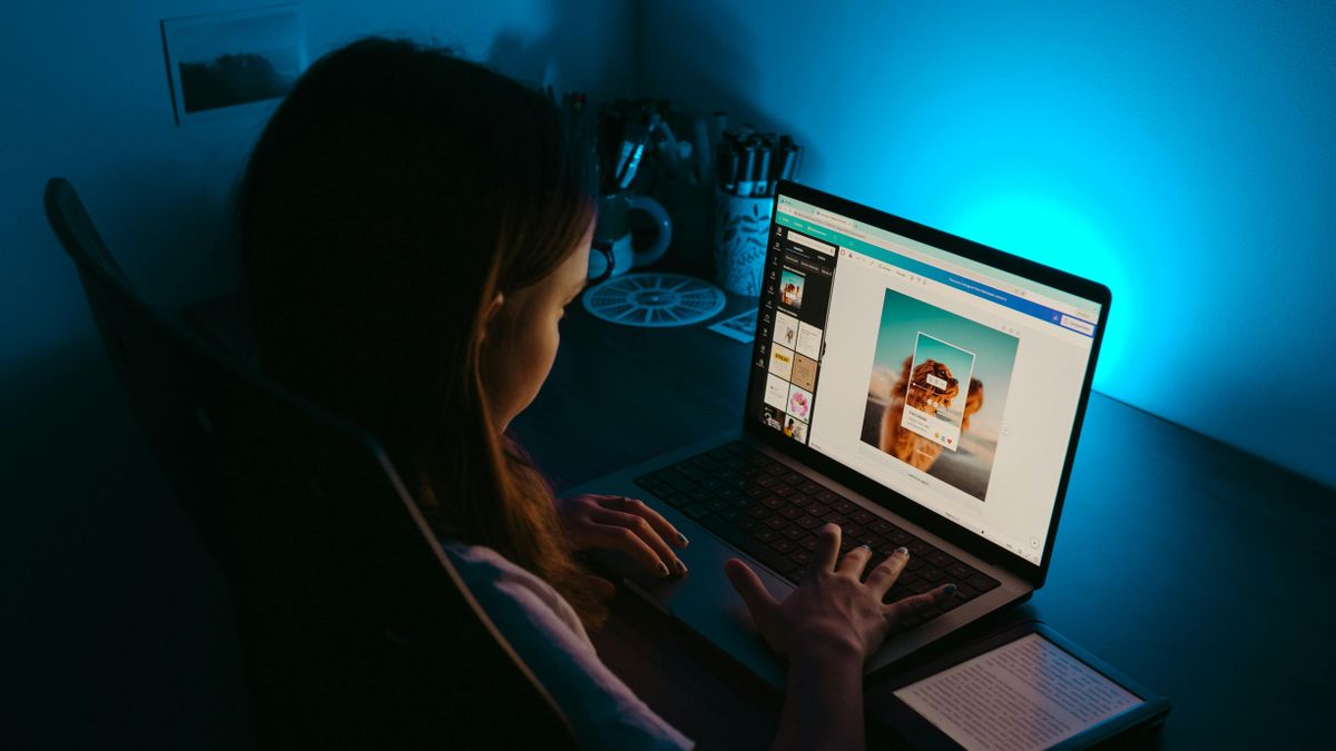 Készül a jogszabály a 16 éven aluliak közösségimédia-használatának korlátozására a szomszédban