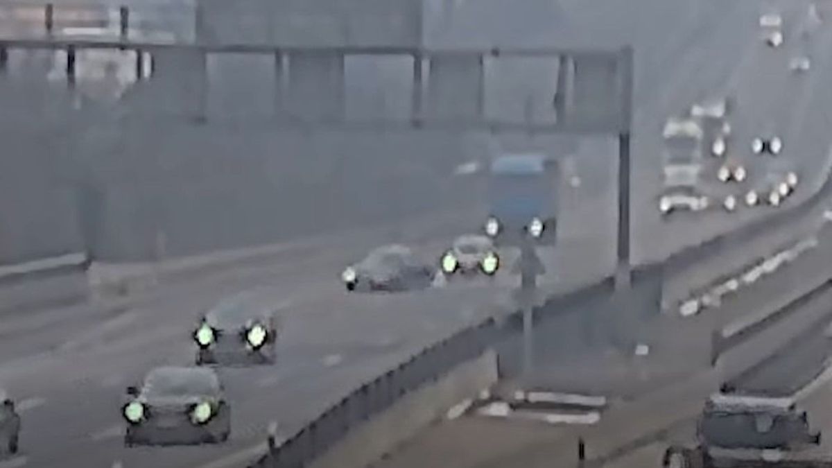 Elrántotta a kormányt egy sávváltás miatt, komoly következményei lettek a kapkodásnak